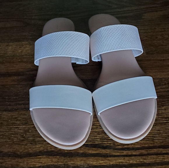 LC Lauren Conrad Shoes - 👡Lauren Conrad Slip on Sandals